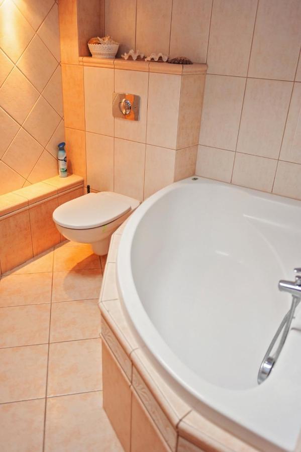Za Gorami, Za Lasami Villa *